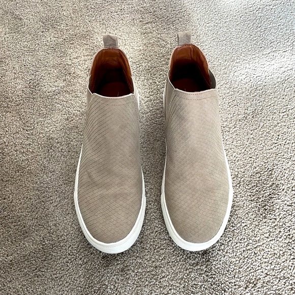 Shoes - Casual sneakers